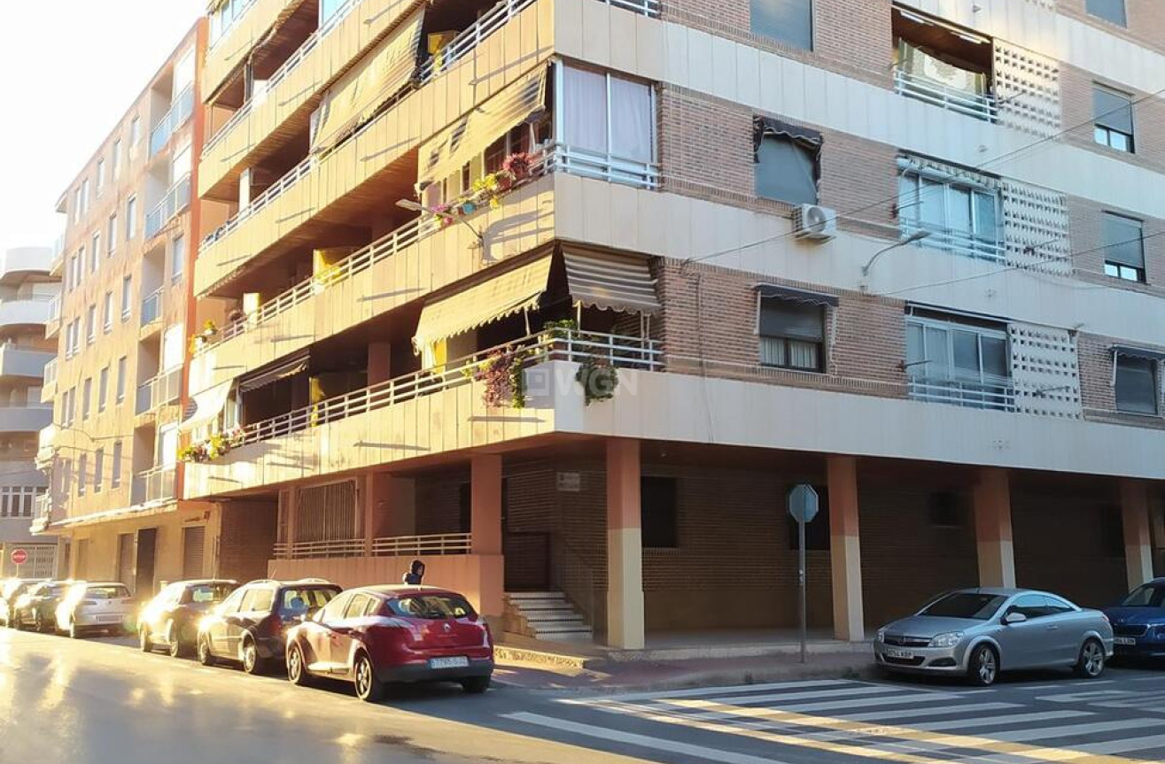 Resale - Apartment / flat - Torrevieja - Acequion