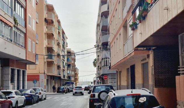 Resale - Apartment / flat - Torrevieja - Acequion