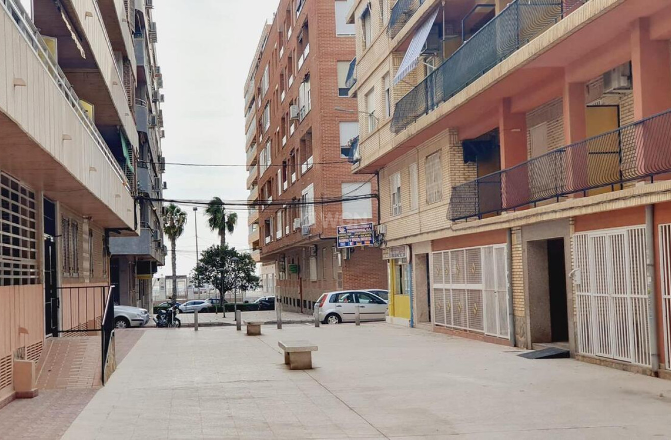 Resale - Apartment / flat - Torrevieja - Acequion