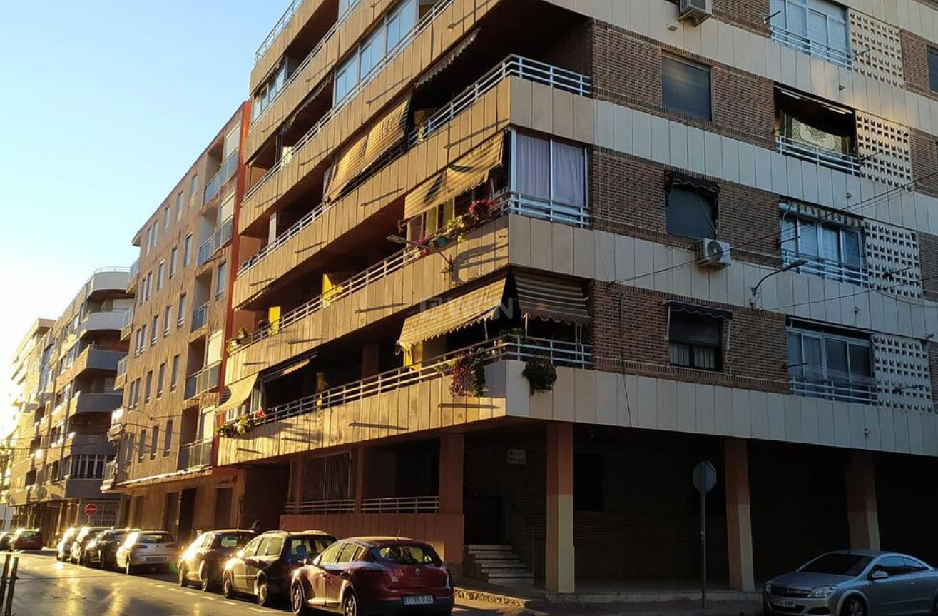 Resale - Apartment / flat - Torrevieja - Acequion