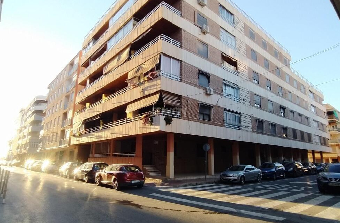 Resale - Apartment / flat - Torrevieja - Acequion