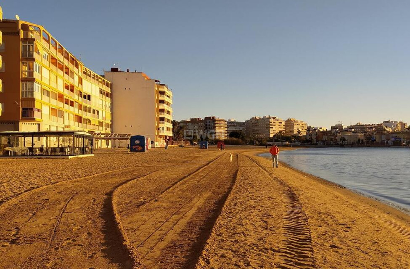 Odsprzedaż - Mieszkanie w bloku - Torrevieja - Acequion