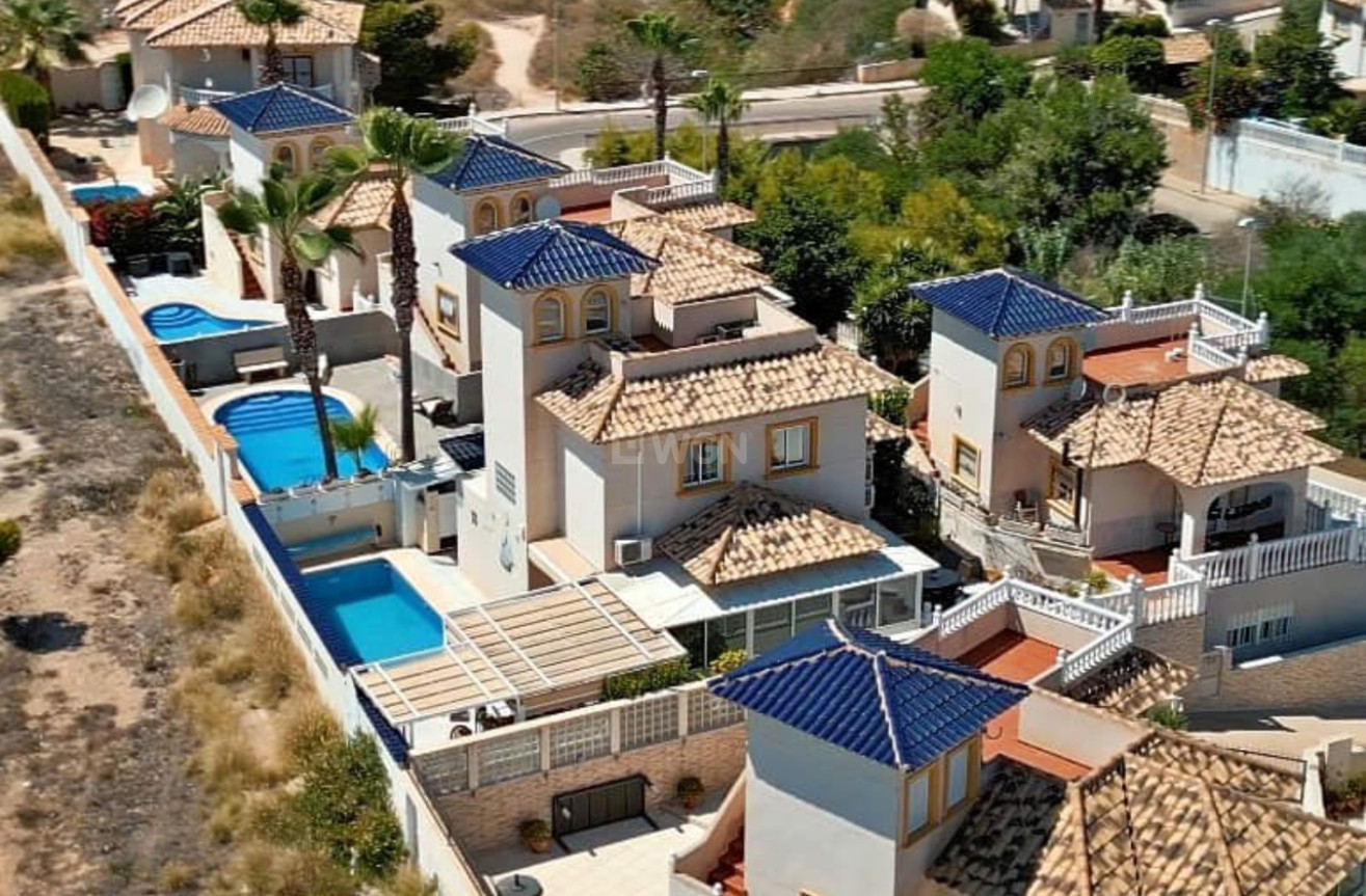 Resale - Villa - Playa Flamenca - Costa Blanca