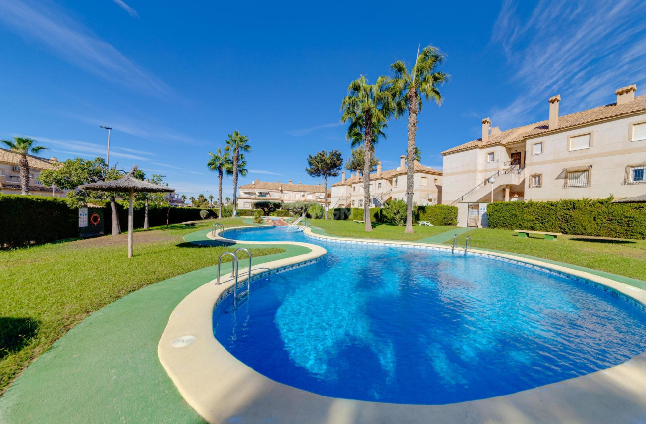 Odsprzedaż - Bungalow - Torrevieja - Aguas Nuevas 2