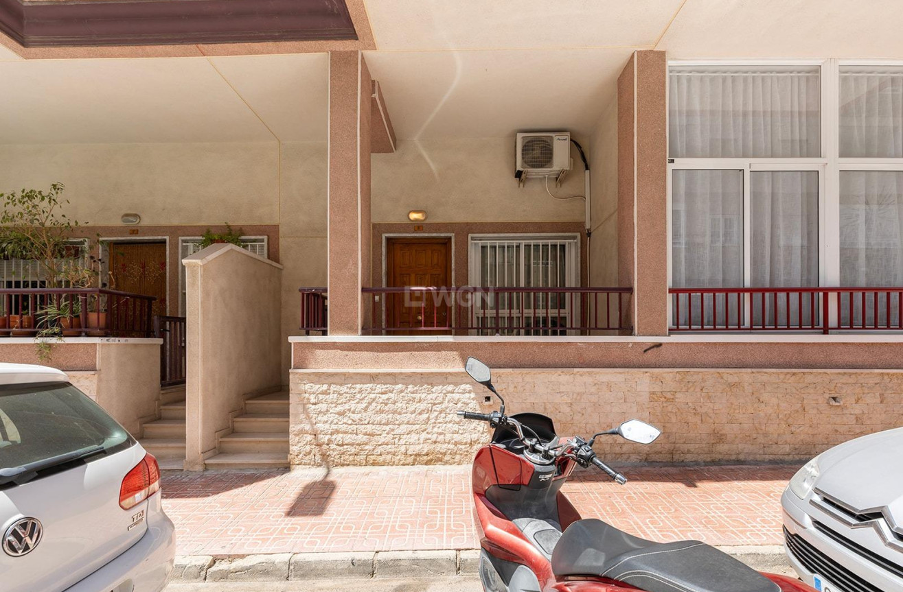 Resale - Apartment / flat - Torrevieja - Parque Las Naciones