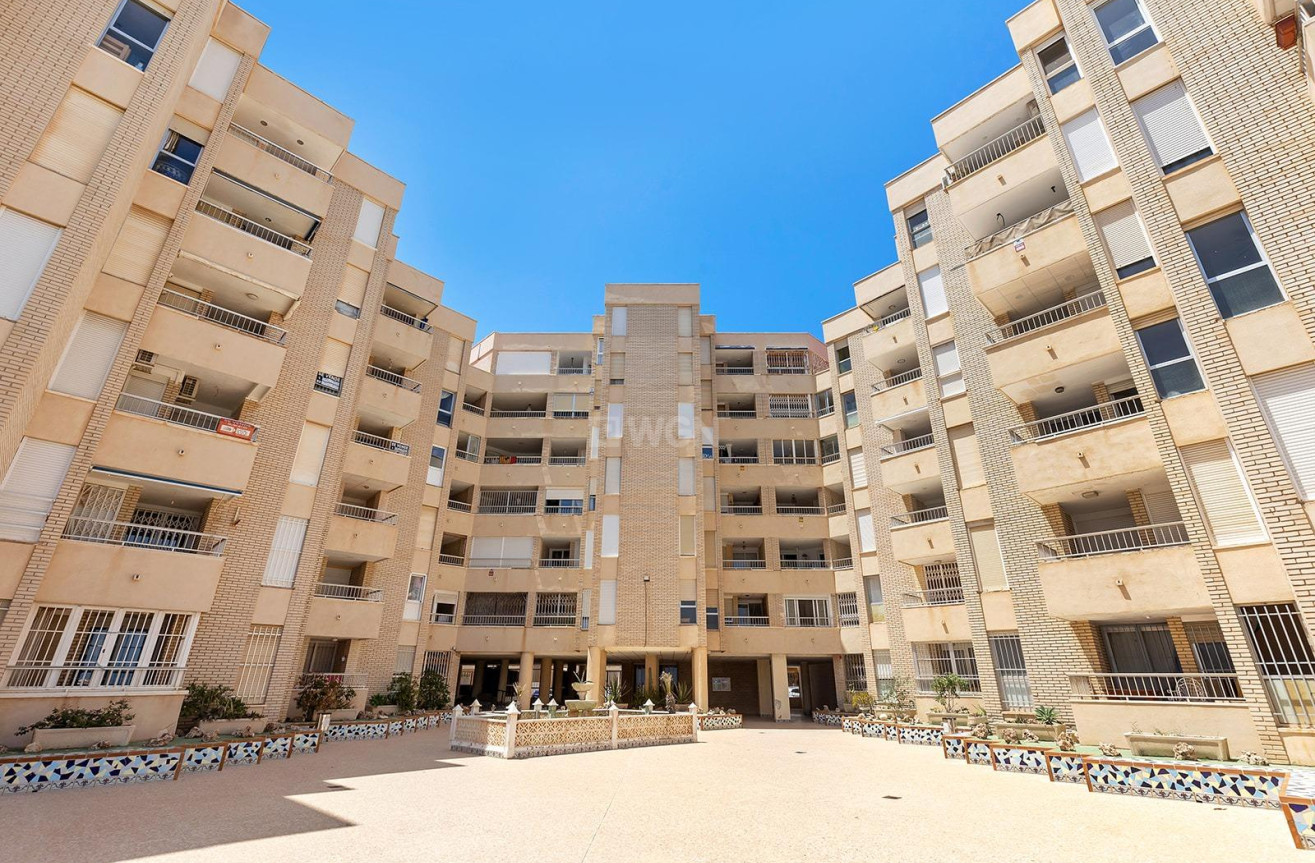 Resale - Apartment / flat - Torrevieja - Playa de los Locos