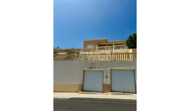 Odsprzedaż - Villa - La Nucía - Costa Blanca