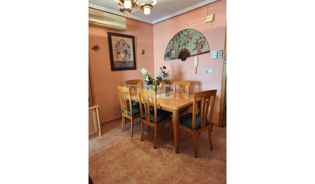 Resale - Apartment / flat - Torrevieja - Costa Blanca