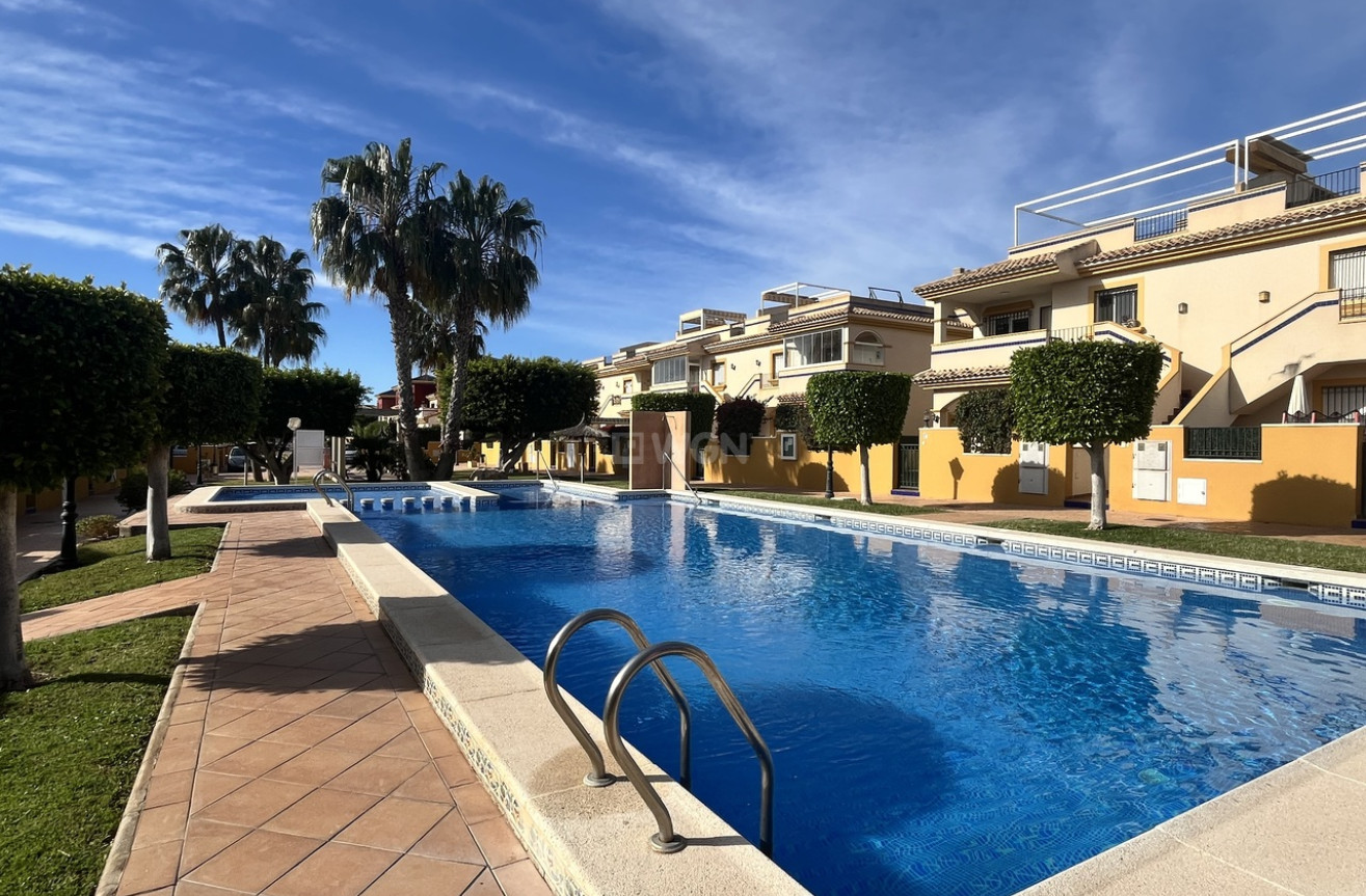 Odsprzedaż - Mieszkanie w bloku - Cabo Roig - Costa Blanca