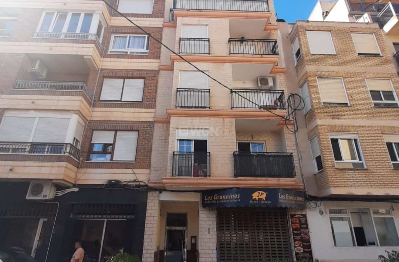 Resale - Apartment / flat - Torrevieja - Costa Blanca