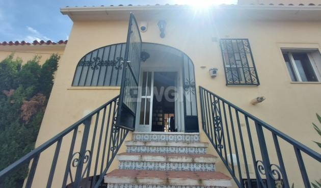 Resale - Villa - La Nucía - Costa Blanca