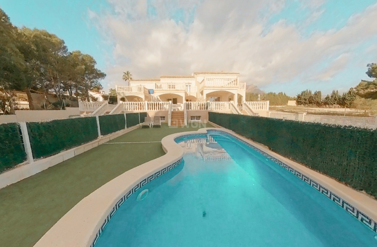 Odsprzedaż - Villa - La Nucía - Costa Blanca