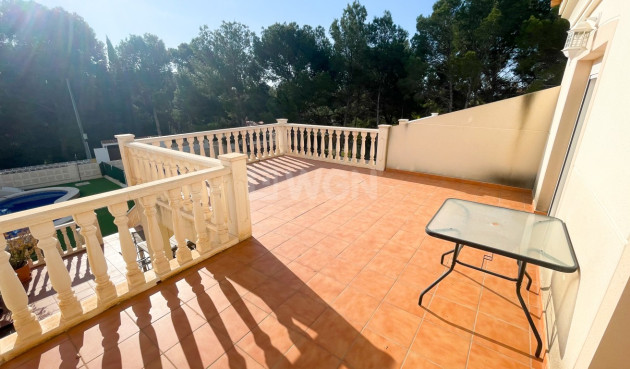 Resale - Villa - La Nucía - Costa Blanca