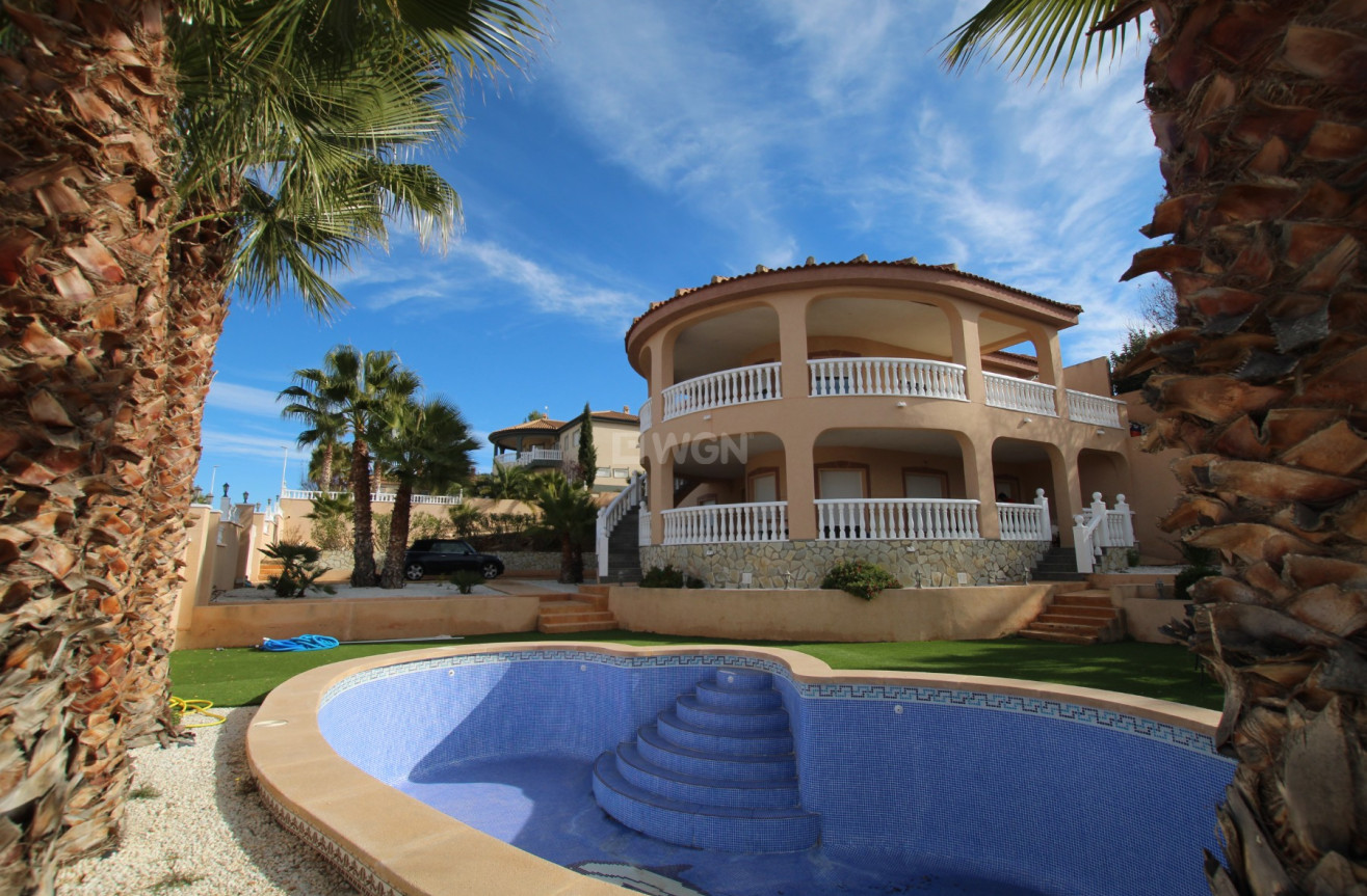 Resale - Villa - Hondón de las Nieves - Inland