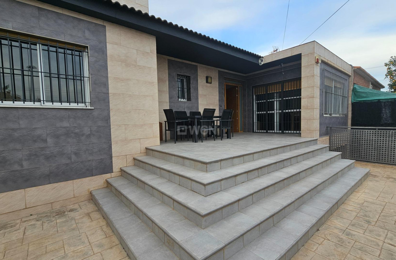 Resale - Villa - Torrevieja - Costa Blanca