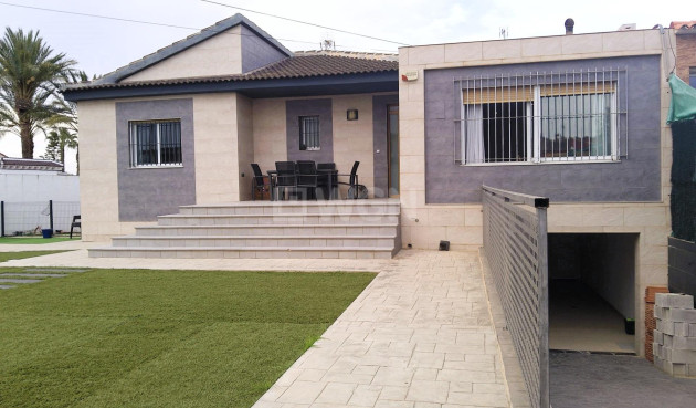 Resale - Villa - Torrevieja - Costa Blanca