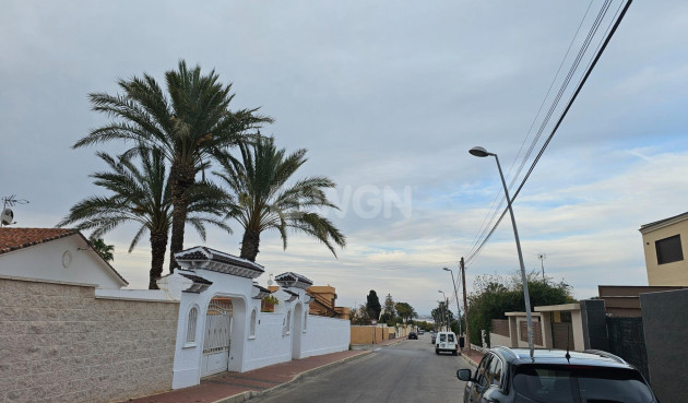 Resale - Villa - Torrevieja - Costa Blanca