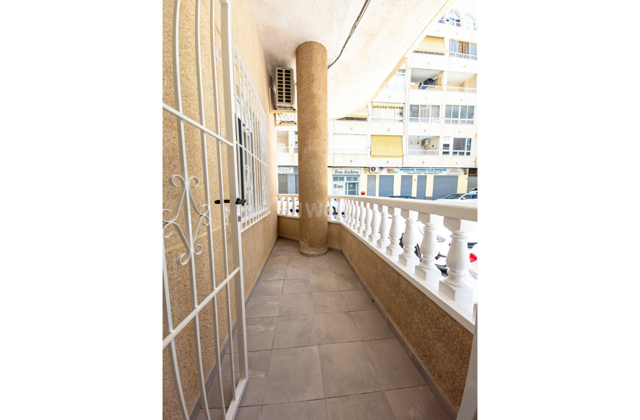 Resale - Apartment / flat - Torrevieja - Costa Blanca