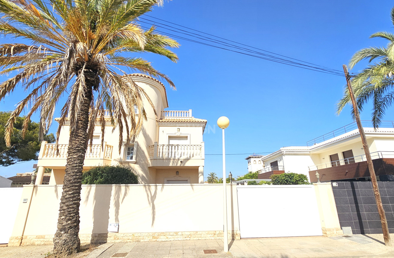 Resale - Villa - Cabo Roig - Costa Blanca