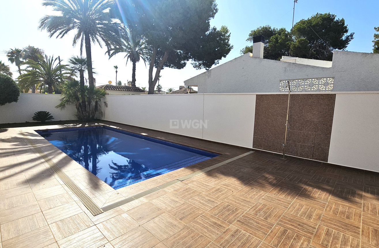 Resale - Villa - Cabo Roig - Costa Blanca