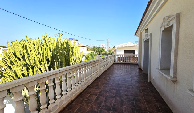 Odsprzedaż - Villa - Cabo Roig - Costa Blanca