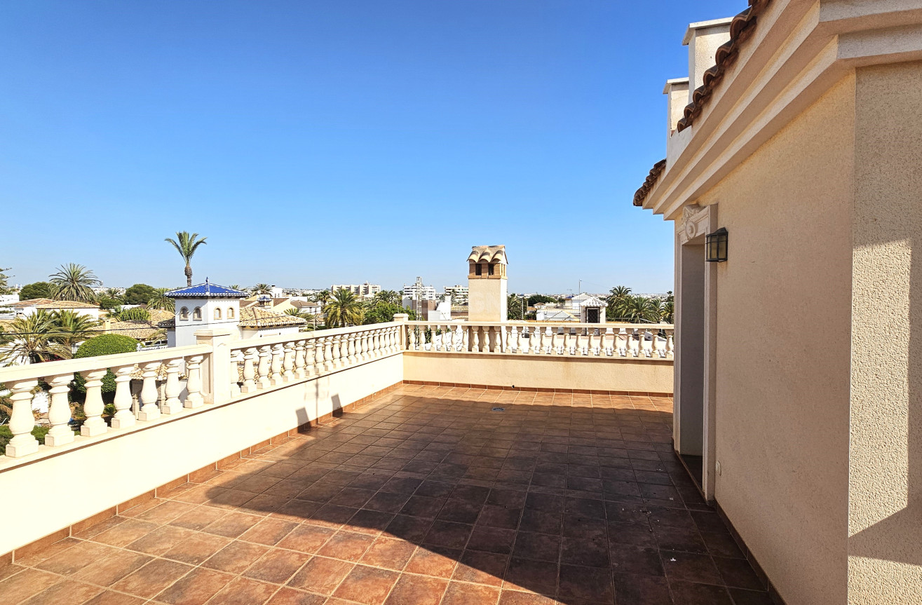 Resale - Villa - Cabo Roig - Costa Blanca