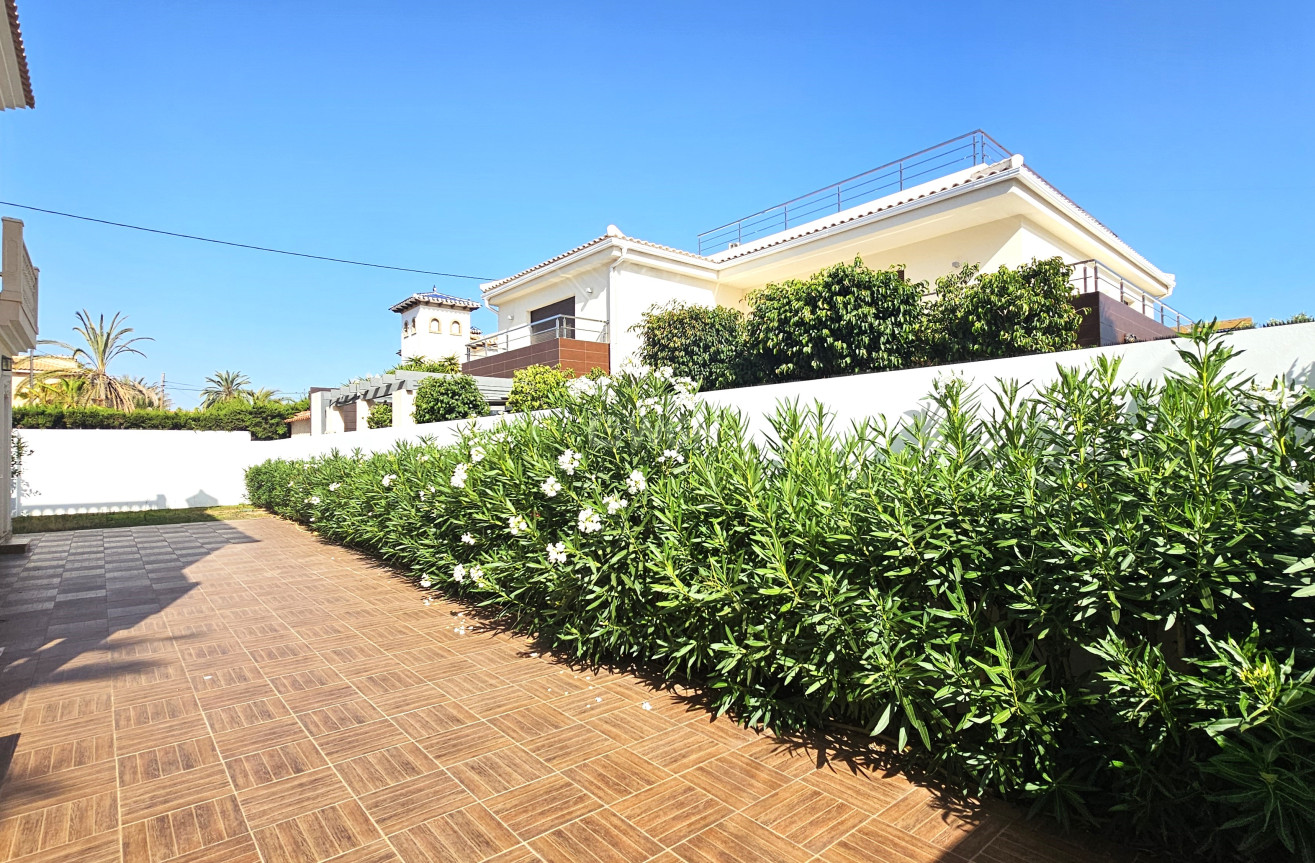 Resale - Villa - Cabo Roig - Costa Blanca