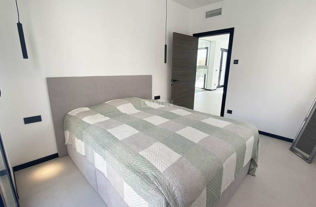 Reventa - Villa - Torrevieja - Costa Blanca