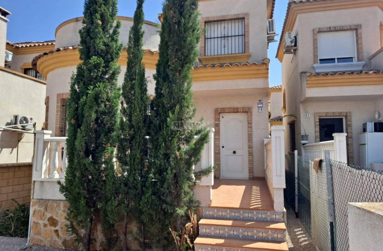 Odsprzedaż - Villa - Los Montesinos - Costa Blanca