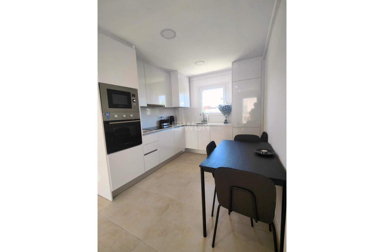 Resale - Bungalow - Orihuela Costa - La Zenia