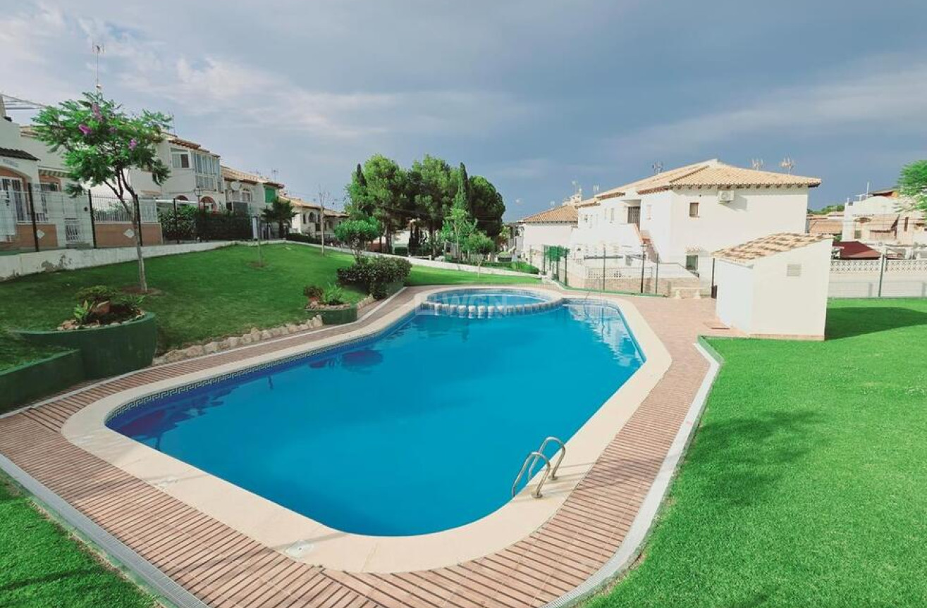 Odsprzedaż - Bungalow - Torrevieja - LOS BALCONES - LAGO JARDIN 2