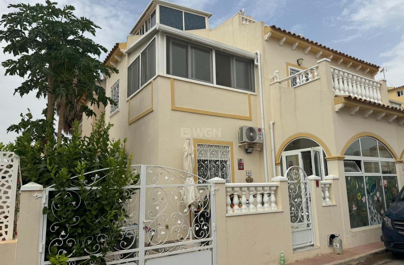 Odsprzedaż - Villa - Orihuela Costa - Los Dolses