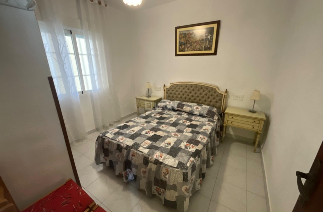 Resale - Apartment / flat - Torrevieja - La Mata