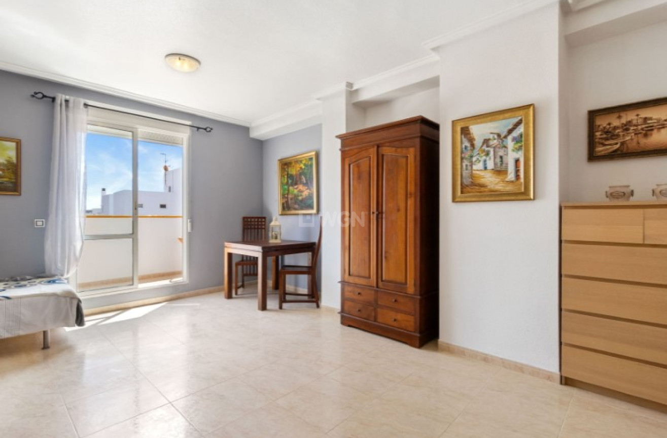 Resale - Apartment / flat - Torrevieja - Costa Blanca