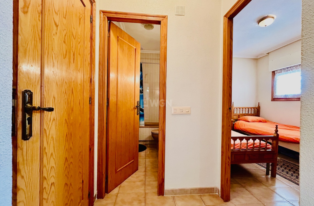 Resale - Apartment / flat - Torrevieja - Costa Blanca