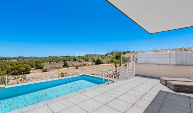 Resale - Villa - San Miguel de Salinas - Inland