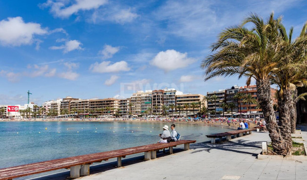 Odsprzedaż - Mieszkanie w bloku - Torrevieja - PLAYA DEL CURA - CENTRO