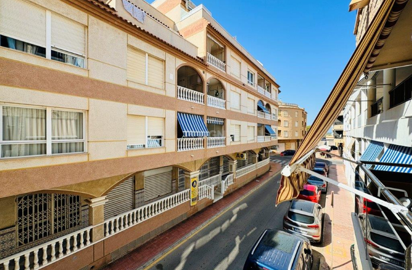 Resale - Apartment / flat - La Mata - Costa Blanca