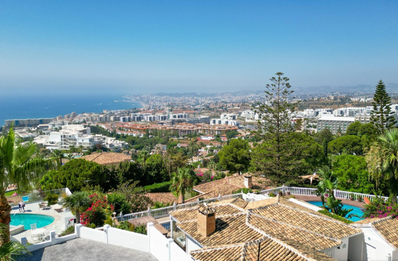 Obra nueva - Villa - Benalmadena - Higuerón