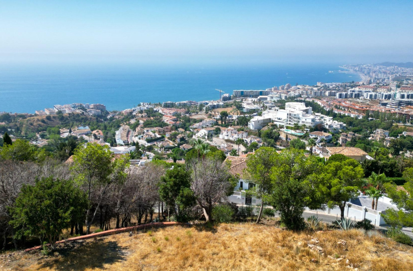 Obra nueva - Villa - Benalmadena - Higuerón