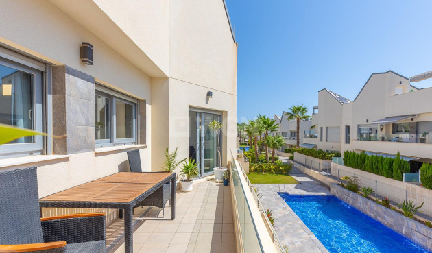 Resale - Apartment / flat - Torrevieja - La Veleta