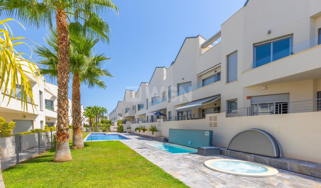 Resale - Apartment / flat - Torrevieja - La Veleta