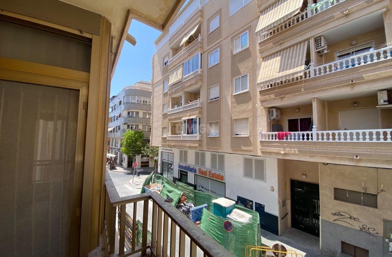 Resale - Apartment / flat - Torrevieja - Estacion De Autobuses