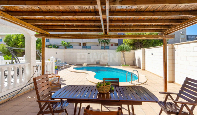 Resale - Villa - Orihuela Costa - La Zenia