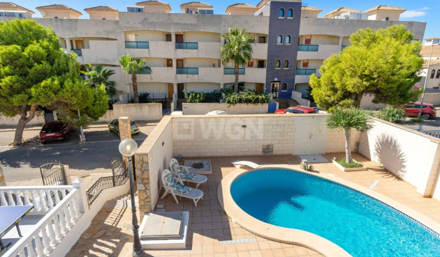 Resale - Villa - Orihuela Costa - La Zenia