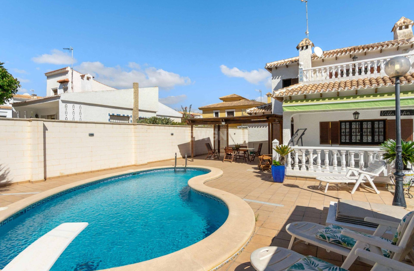 Odsprzedaż - Villa - Orihuela Costa - La Zenia