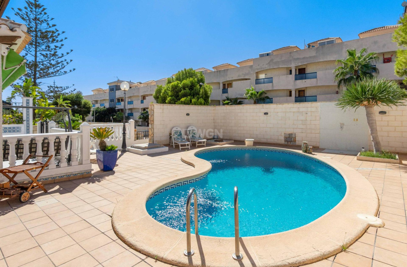 Odsprzedaż - Villa - Orihuela Costa - La Zenia