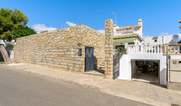 Odsprzedaż - Villa - Orihuela Costa - La Zenia