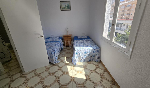 Odsprzedaż - Bungalow - Torrevieja - Nueva Torrevieja