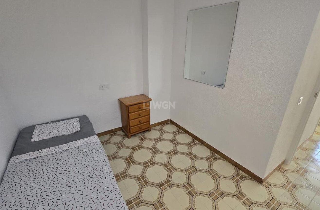 Odsprzedaż - Bungalow - Torrevieja - Nueva Torrevieja